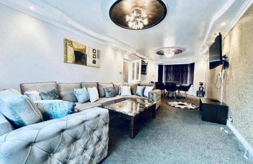 13 Guests - Free Parking - Manchester House - Foto 1