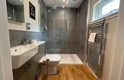 Breckland Lodge 3 with Hot Tub - Foto 12