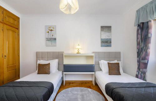 WHome Perfect Family Hideout Residence w/AC & 4BR + 5BA - Foto 42