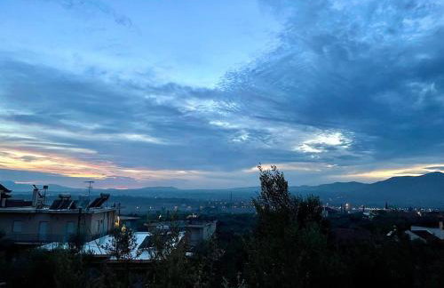 Μεζονέτα 5 υπνοδωμάτια, πλήρως εξοπλισμένη και με φορτιστή ηλεκτρικού αυτοκινήτου - Foto 29