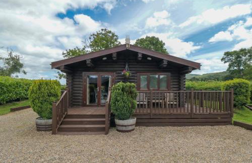 Endeavour Lodge 4 - Photo 1