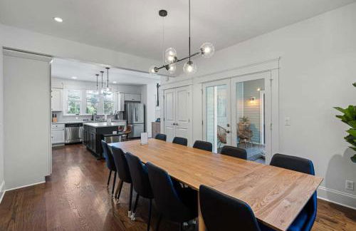 Tranquil East Nashville Zen Retreat with 2 Patios, Garage Parking, Yoga Mats Included, Covered Patio and Deck, Walk to Five Points Dining & Bars, Board Games, 10 Min to Broadway, 24 Hr Hospitality - Foto 18