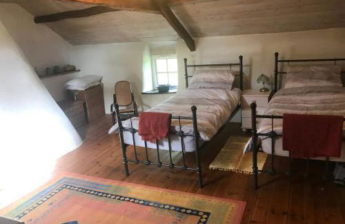 Tanybryn (Welsh meaning on the brow of a hill) - Photo 3