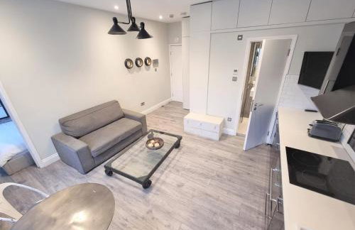 Your apartment for holiday only 5 minutes to tube. - Foto 1