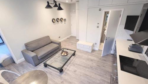 Your apartment for holiday only 5 minutes to tube. - Foto 1