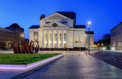 - Forest Retreat Deluxe - 2 Bedroom Apartment - 75 qm - Fully Renovated 2025 with TV & Netflix - King Size Beds - Full Kitchen - Free Parking - Close to Airport & Train - - Foto 49