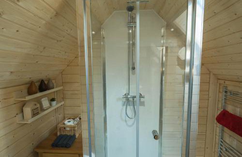 Cabin for 2 - Outdoor Bath Wood Burner - Foto 10