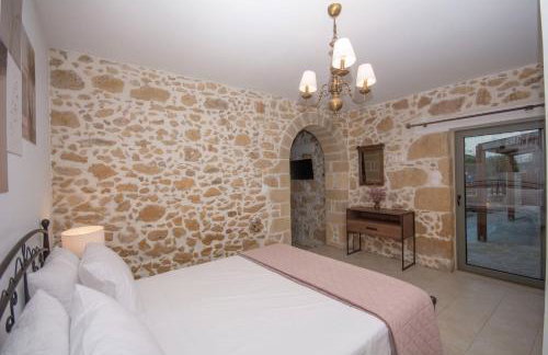 Pamelas House with Jacuzzi - Photo 8