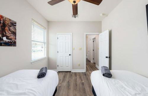 Upstay East Austin Retreat w Yard - 5min to Downtown - Foto 29