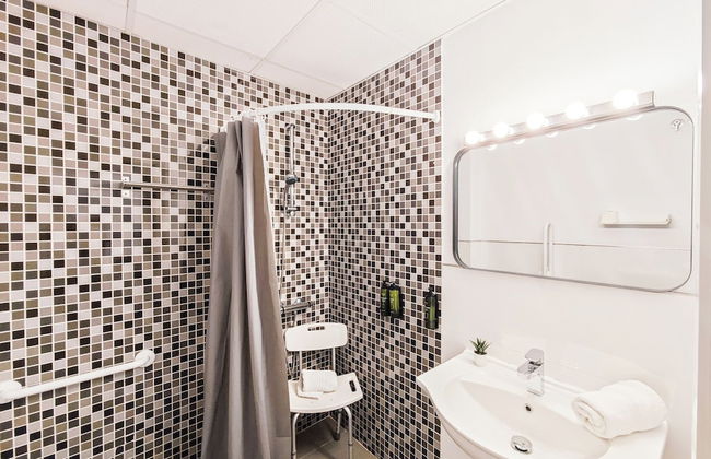 AZZ Sevilla Torre de la Plata - Foto 78