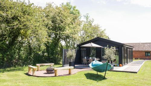 The Tractor Shed - Photo 2