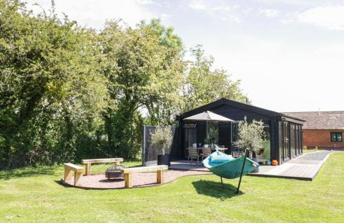 The Tractor Shed - Photo 2