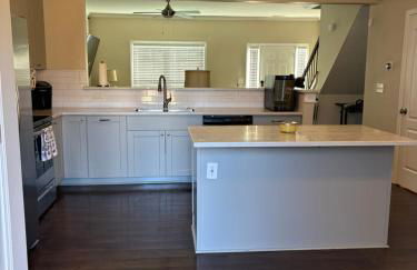 Peaceful 2BR 3BA Townhome - Foto 1