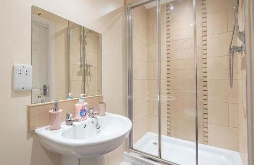 Apartment 10 - Photo 10