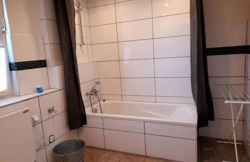 Willkommen in dem Luftkurort und Käsestadt Nieheim Rennstrecke 4km entfernt Fewo1 - Foto 8