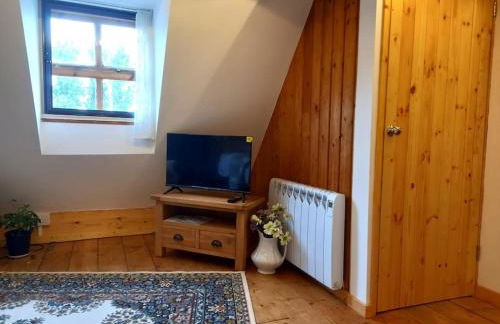 Rustic Retreat Guest Lodge - Photo 13