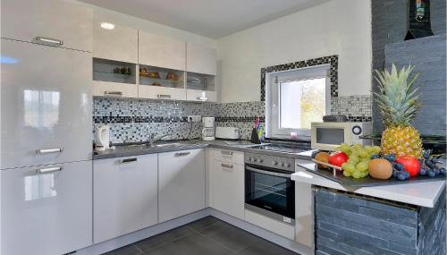 Nice Home In Zadoborje - Foto 5