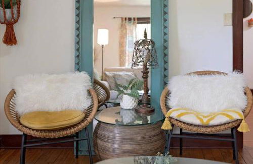 Boho Garden Bungalow Near IU, Downtown, EV Level 2 Station - Foto 6