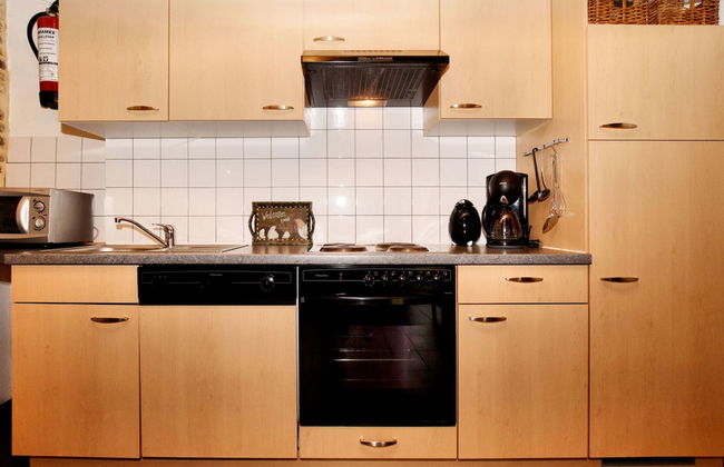 Pleasing Holiday Home in Richelle With Garden, Terrace, BBQ - Photo 9