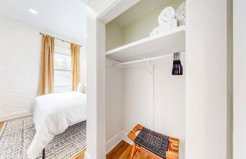 Luxury 8 Bed/4 Ba NuLu Home Private yard/parking - Foto 40