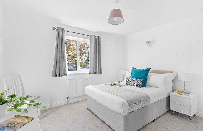 Chandlers Walk Modern Comfy Family Home in Exeter - Photo 26