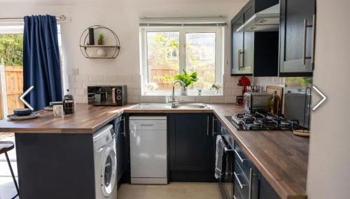 Flamingo Short Lets 4 Bed 4 Bath House Neath Hill - Foto 5