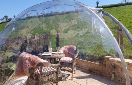 Luxury Coastal Shepherds Hut with hot tub, dining dome & a 5 Minute Walk to Pubs and Village - Foto 4