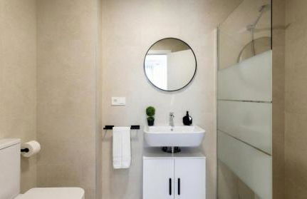 NEW! Luxury 3BR apartment with POOL & FREE parking - Foto 19