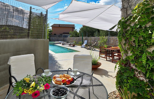 Deluxe Villa in Šibenik near Lake - Photo 20