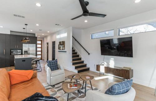 Chic Austin Getaway brand new with rooftop patio - Foto 36