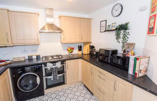 Workers Families Pet Friendly 7Bed 2Bath and WC Free Parking Garden 14PPL - Photo 9