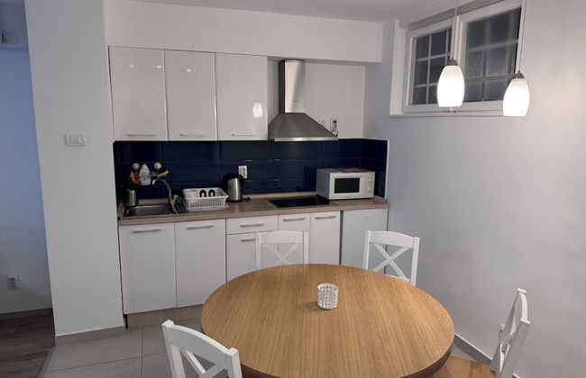 Central Park Apartments - Photo 23