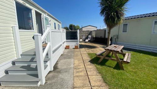 4 Sandringham, Patrington Haven, Hot Tub, Private garden & Parking - Foto 2, Garden, Garden view