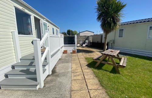 4 Sandringham, Patrington Haven, Hot Tub, Private garden & Parking - Foto 2