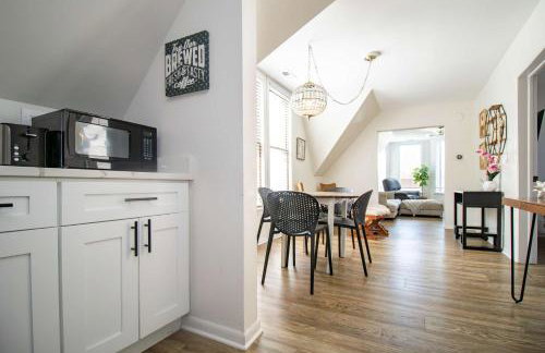 Chi-Town Hideout #2 - Near Metra - Foto 8