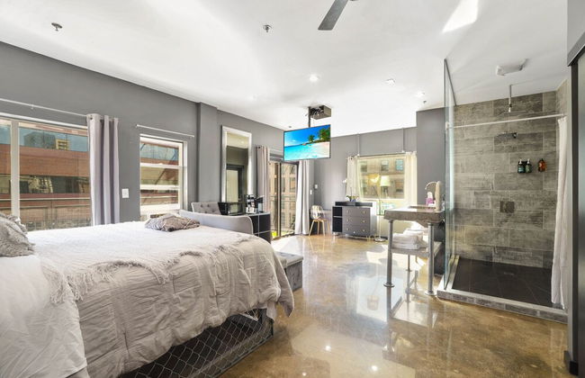 Outstanding En Suite Studio - Photo 13