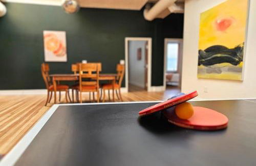 The Disco Loft - Downtown Springfield Apartment with Ping Pong - Photo 7