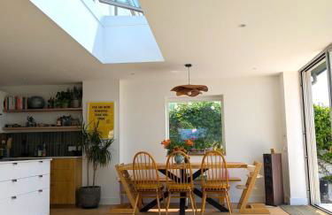 Sea View Villa with Huge Garden & Table Tennis - Foto 2