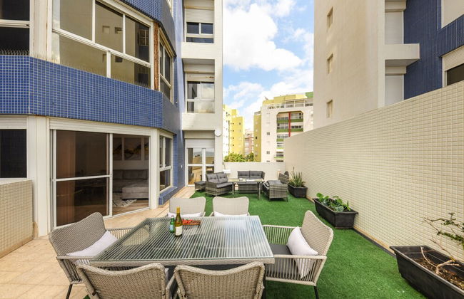 Seaside Escape with Private Patio by Sea N Rent - Foto 34