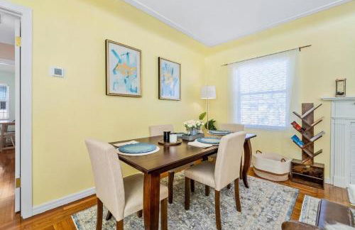 Visit Nonna's Beach Cottage & Enjoy the Sunshine with a Short Walk to the Beach! - Foto 6