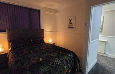Levy Nook House 1 bed apartment 5 minute walk to Stockton town centre & Free Parking - Foto 23