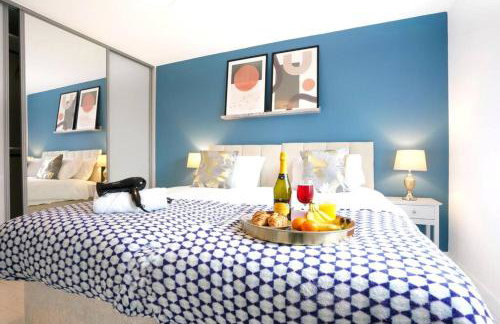 Stylish 6 Bedroom 3 Bathroom Detached House with Free Parking, Super-Fast Wifi, Pool Table, Smart TVs with Netflix by Yoko Property - Foto 11