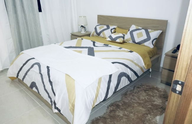 Confidence Luxurious Apartment - Photo 3