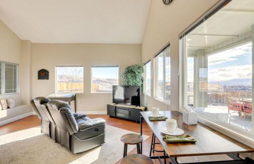 Mtn-View Haven with Hot Tub! 28 Mi to Mt Rose Ski - Foto 1