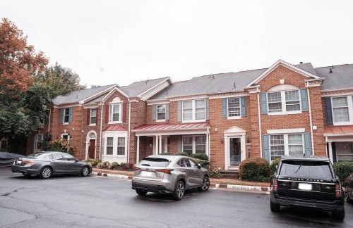 Cozy Springfield Townhome , WIFI , Pet Friendly - Foto 9