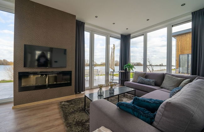 Luxury Villa With Dishwasher - Photo 14