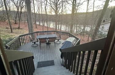 The Escape Pod Cheat Lake, Morgantown, Hot Tub, 2Bed, 2Bath - Foto 8