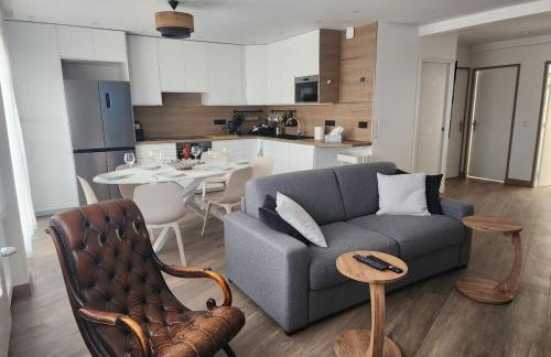 FAMILY APARTMENT's LUXURY 8 guests - Photo 1