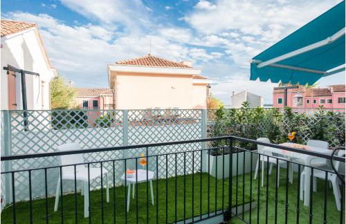 Tiffany Home - Photo 34