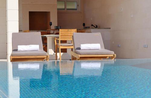 Villa Green Bay Apartments - Photo 1